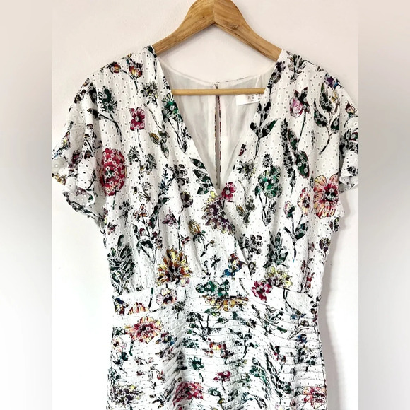 ASTR The Label White Floral Eyelet Short Flutter Sleeve Dress Size Large NWT - Picture 4 of 15